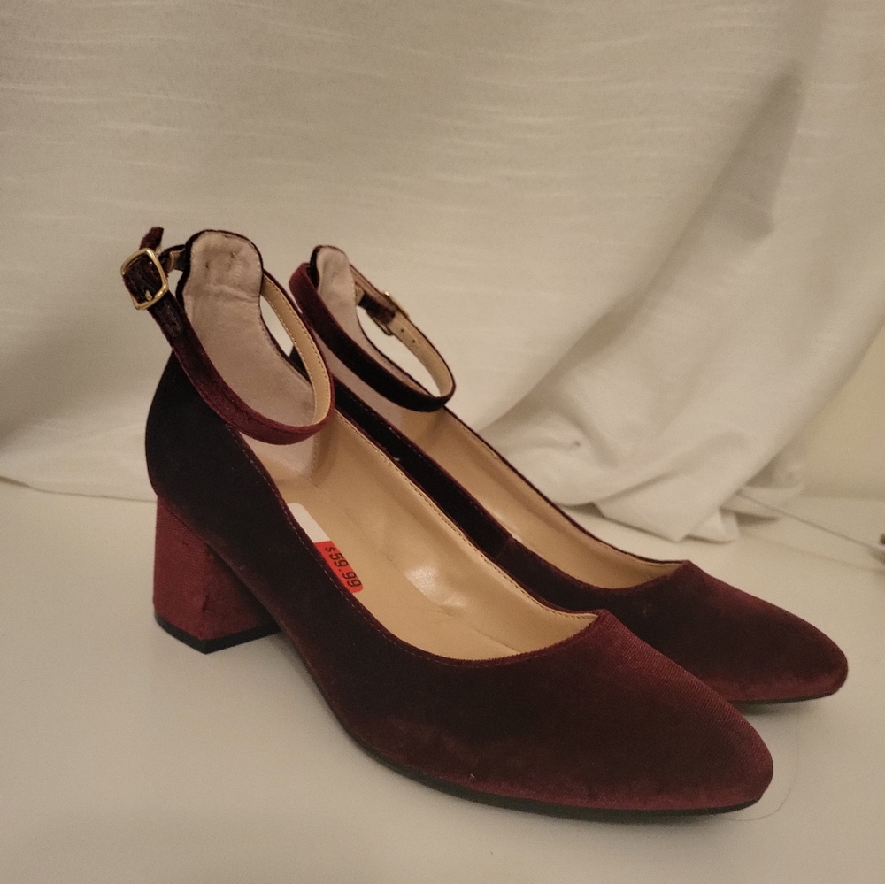 UNISA Red Velvet block heels with ankle strap, size 7. New never used.
